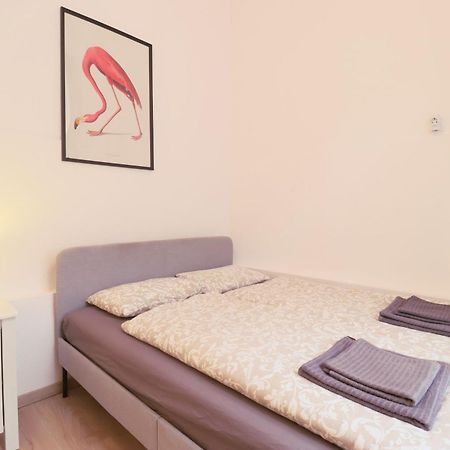 Joseph Boulevard Apartment - 3Bdr, 2Bath, 8Ppl Boedapest Buitenkant foto