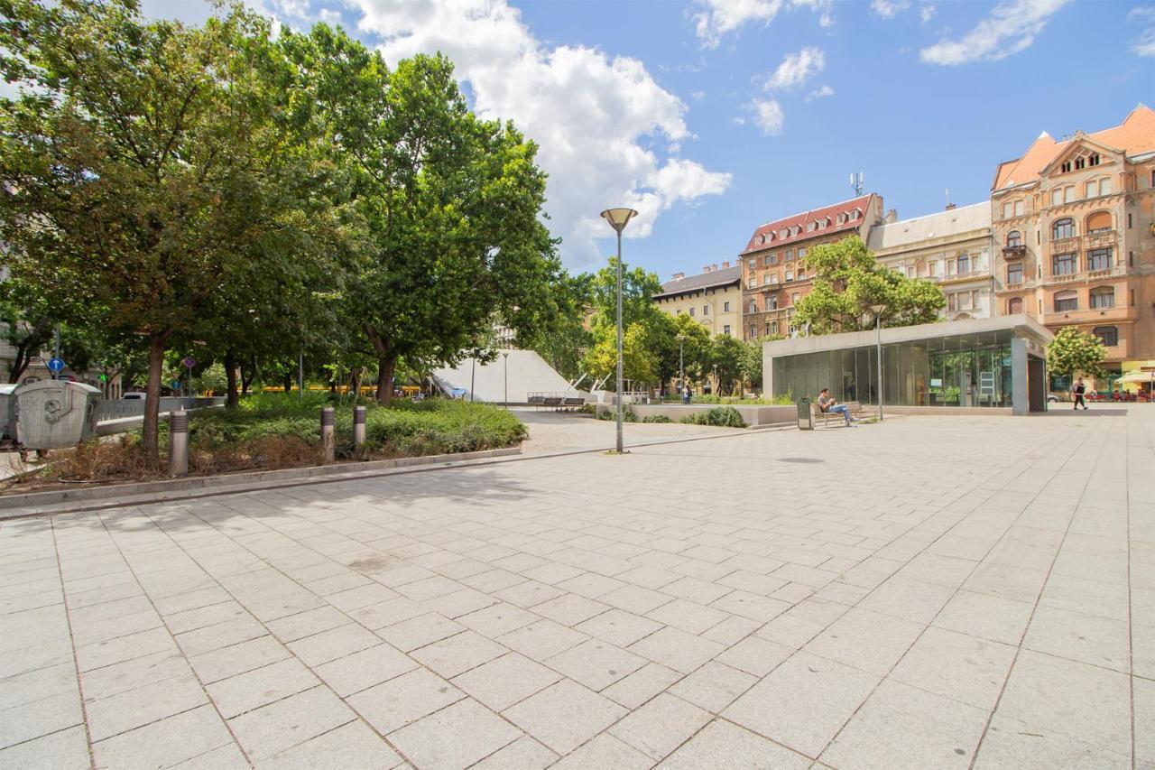 Joseph Boulevard Apartment - 3Bdr, 2Bath, 8Ppl Boedapest Buitenkant foto