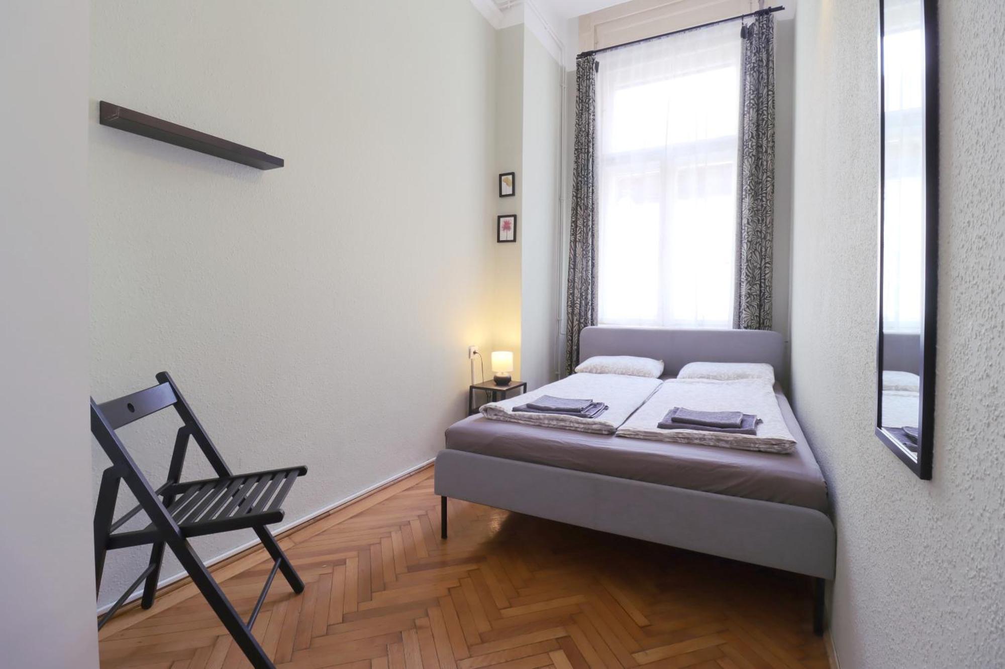Joseph Boulevard Apartment - 3Bdr, 2Bath, 8Ppl Boedapest Buitenkant foto