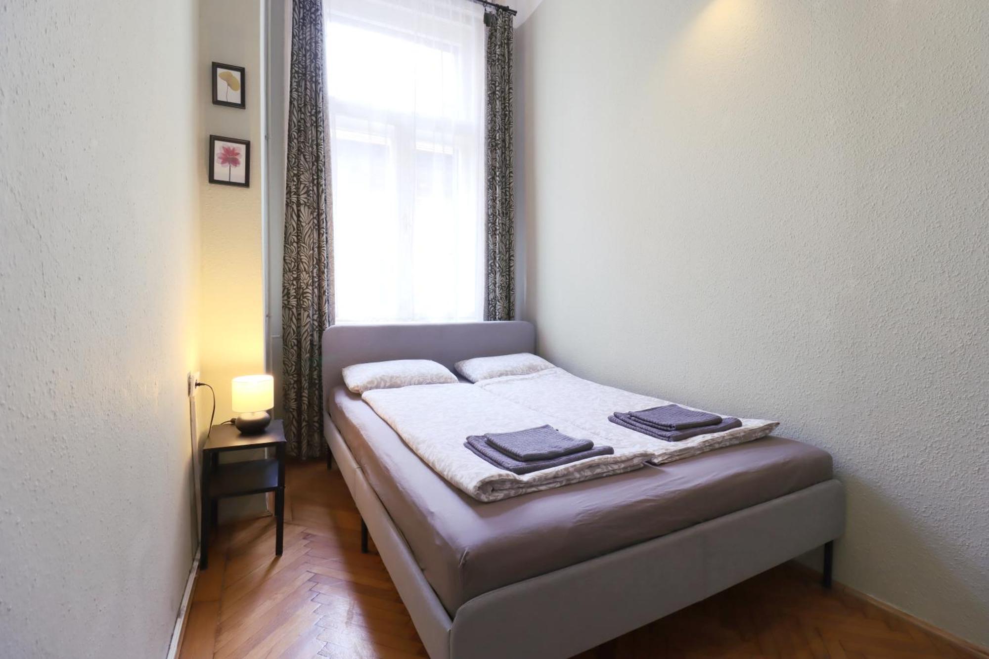 Joseph Boulevard Apartment - 3Bdr, 2Bath, 8Ppl Boedapest Buitenkant foto